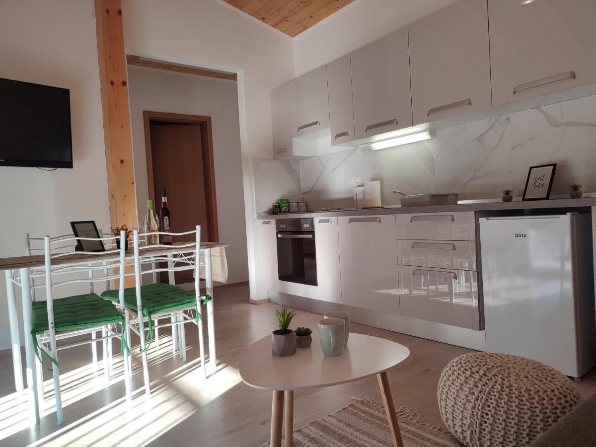 Apartments Pulic Skradin Esterno foto