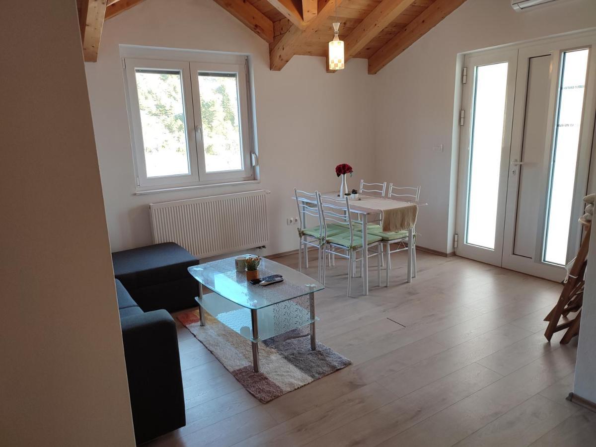 Apartments Pulic Skradin Esterno foto