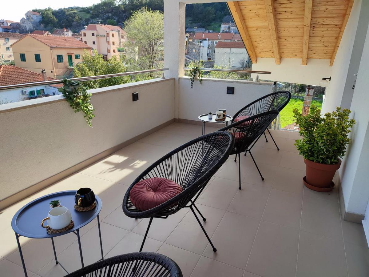 Apartments Pulic Skradin Esterno foto