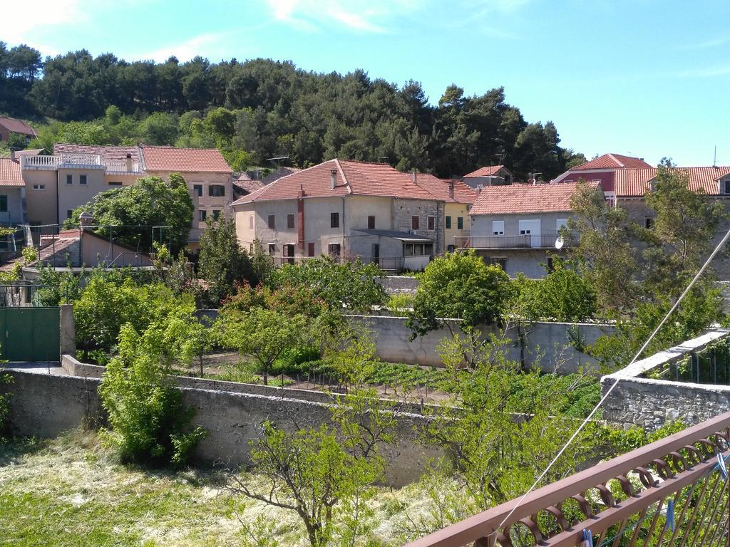 Apartments Pulic Skradin Esterno foto