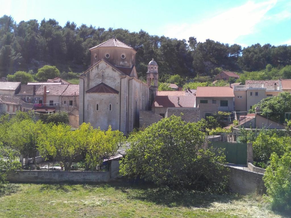 Apartments Pulic Skradin Esterno foto